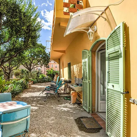 Appartement Gorgeous In With Kitchen Menton