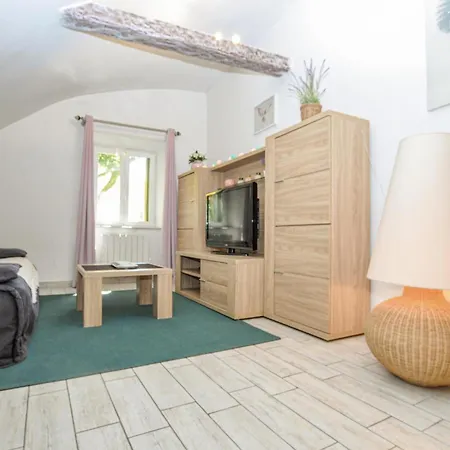Gorgeous In With Kitchen Apartament